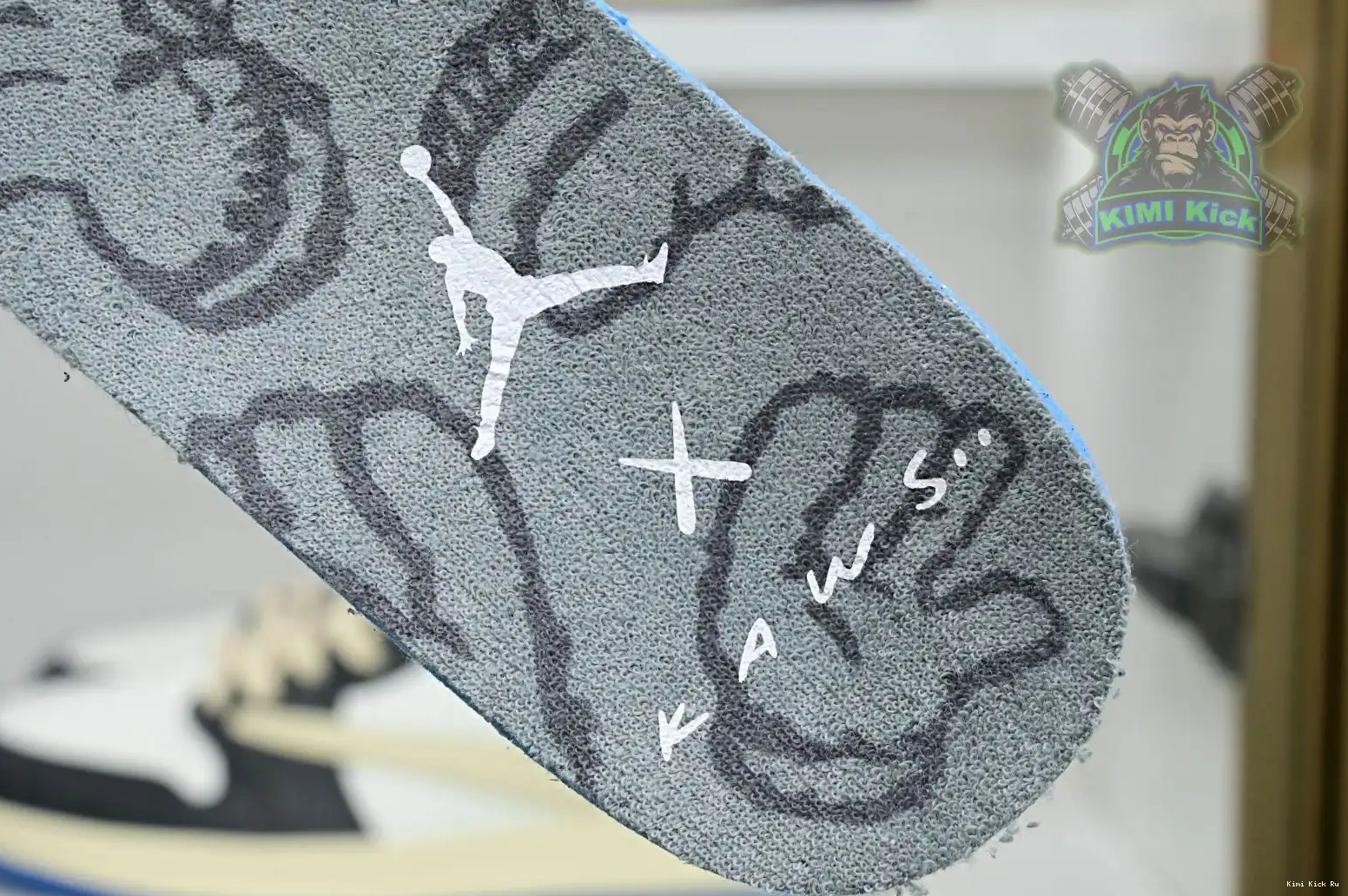 Kimikick Jordan 4 retro kaws Air Jordan 0711